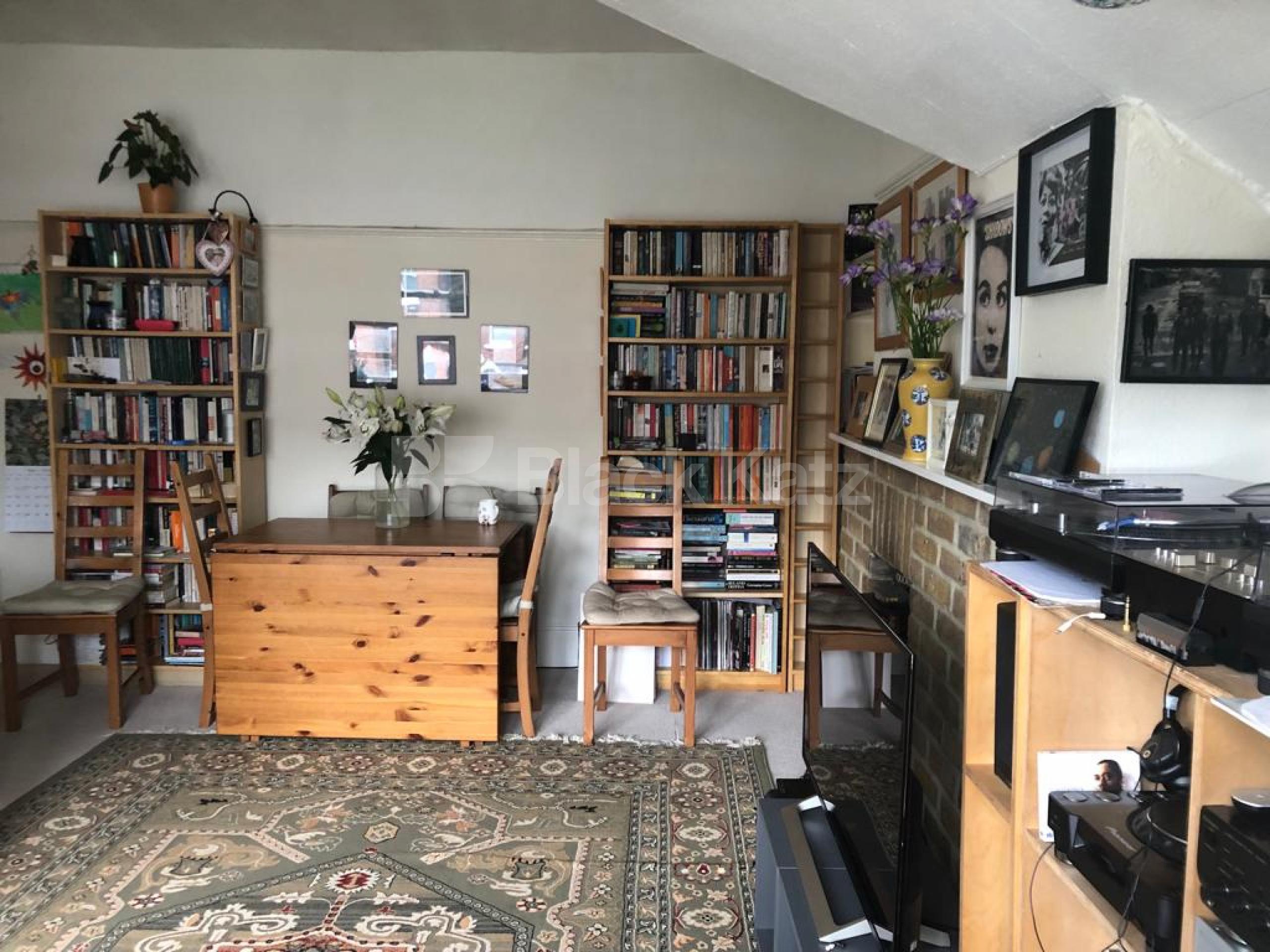 			2 Bedroom, 1 bath, 1 reception Flat			 Church Crescent, Muswell Hill N10